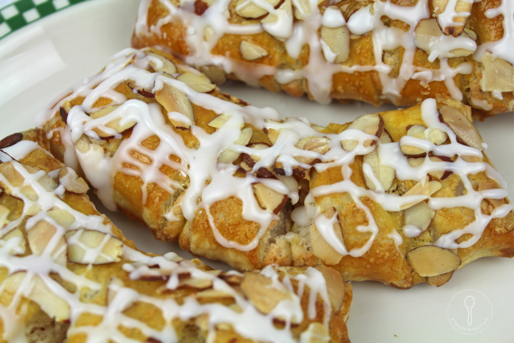 bear claw pastry